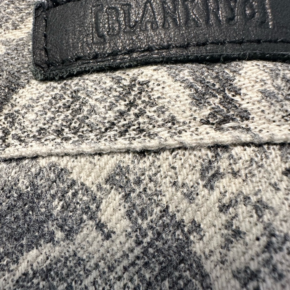 Stylish Snake Print Skirt - image 3